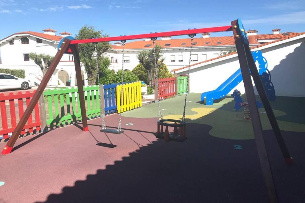 Apartamento en primera línea de playa A Guarda Exterior foto
